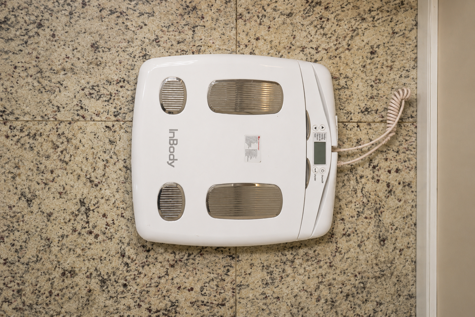 Balança de bioimpedância InBody para análise de composição corporal